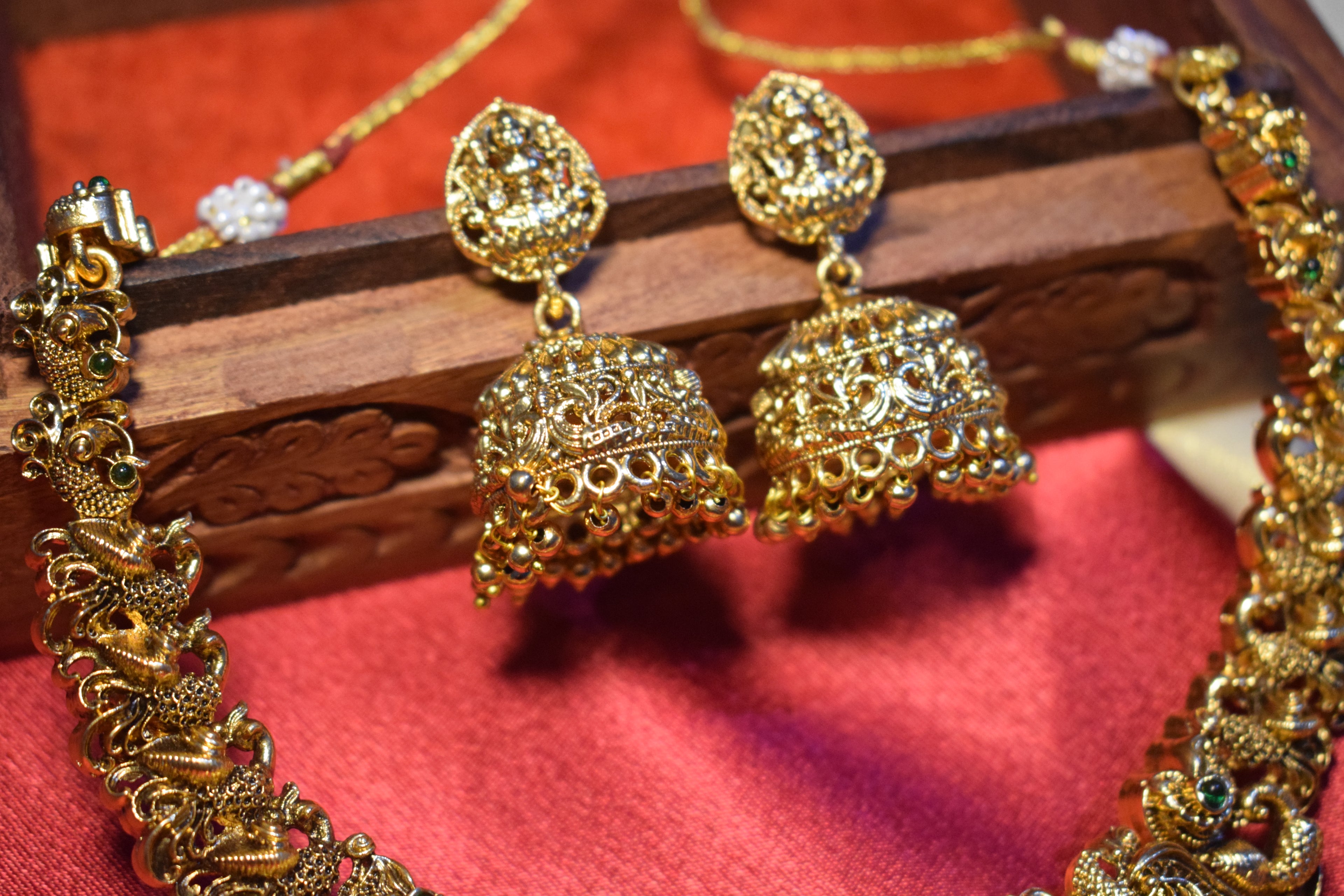 Swarna Mayuri Temple Set