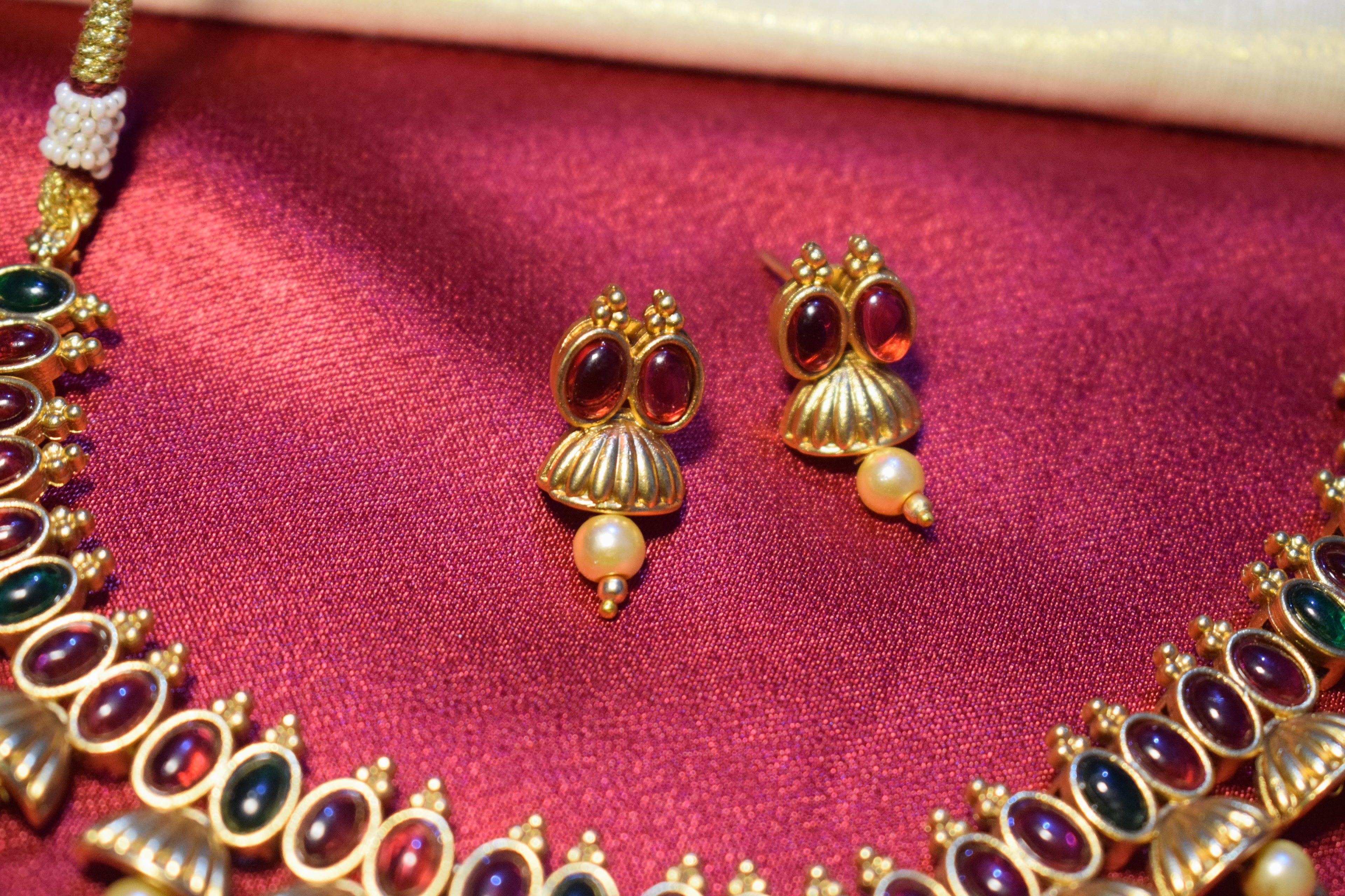 Utsav Kemp Choker